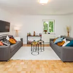 Apartamento Og1 R Mit Balkon 15min Bis Salzburg Freilassing