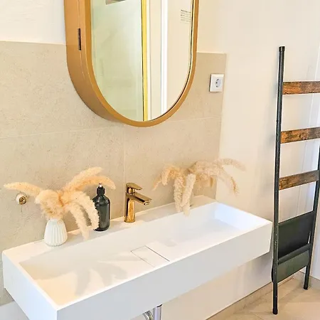 Og1 R Mit Balkon 15min Bis Salzburg Freilassing